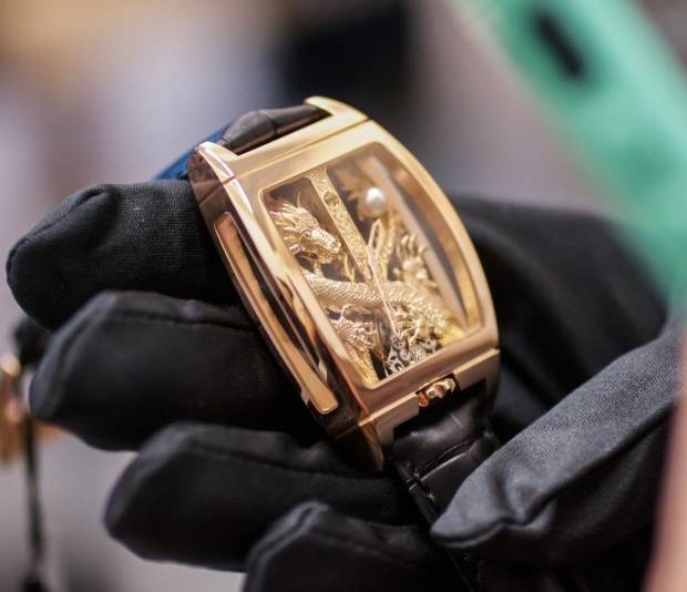 Haute Man Hands On With The Corum Golden Bridge Dragon Live Pics