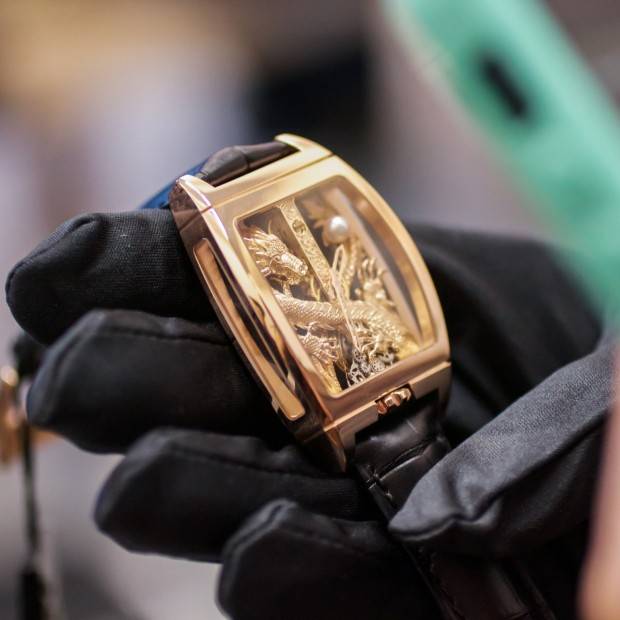 Haute Man Hands On With The Corum Golden Bridge Dragon Live