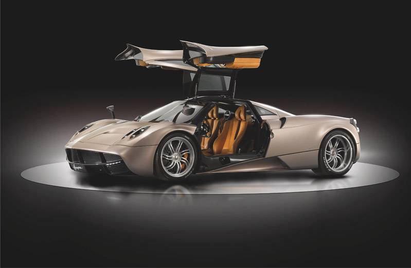 The Pagani Huayra 2014 Drives like Poetry in Motion