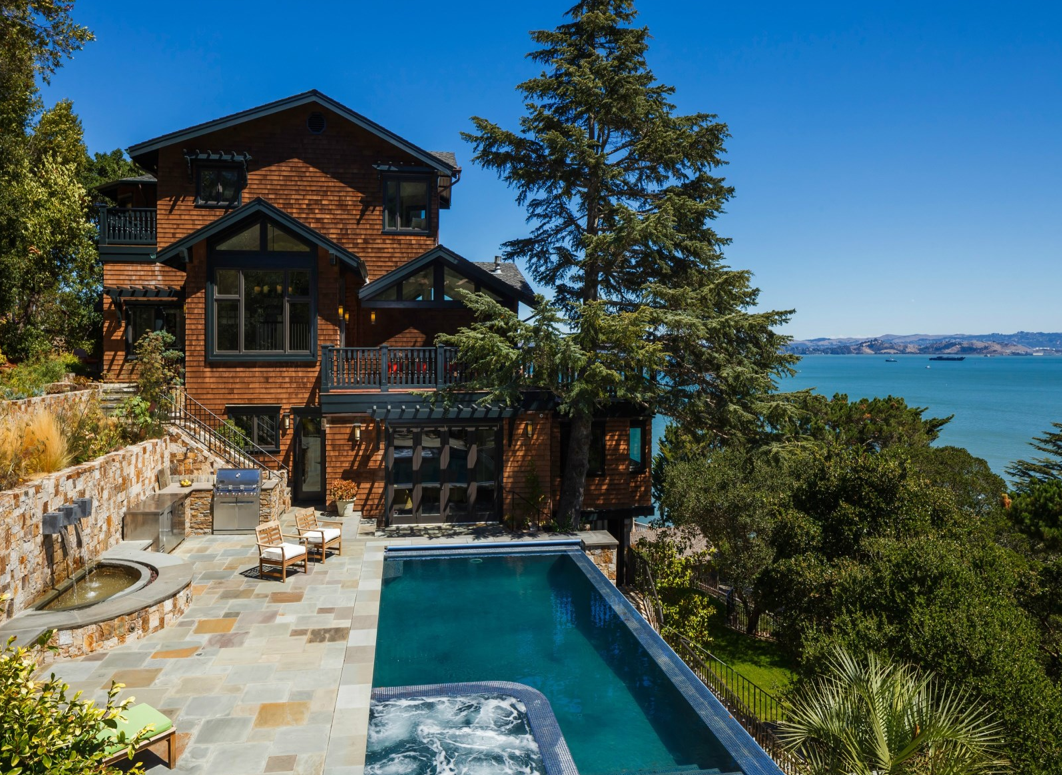 Sotheby’s International Realty: Paradise Cove Residence