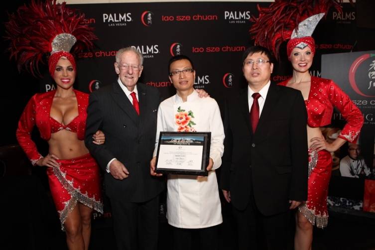 Oscar Goodman, Chef Tony Hu and Deputy Consul General of China Song Ruan all smiles at grand opening