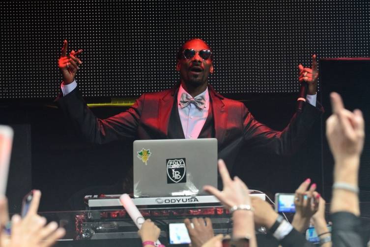 Snoop Dogg Performs DJ Snoopadelic Set at TAO