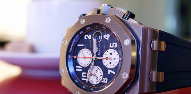 Hands-On With The Audemars Piguet Royal Oak Offshore Royal Blue