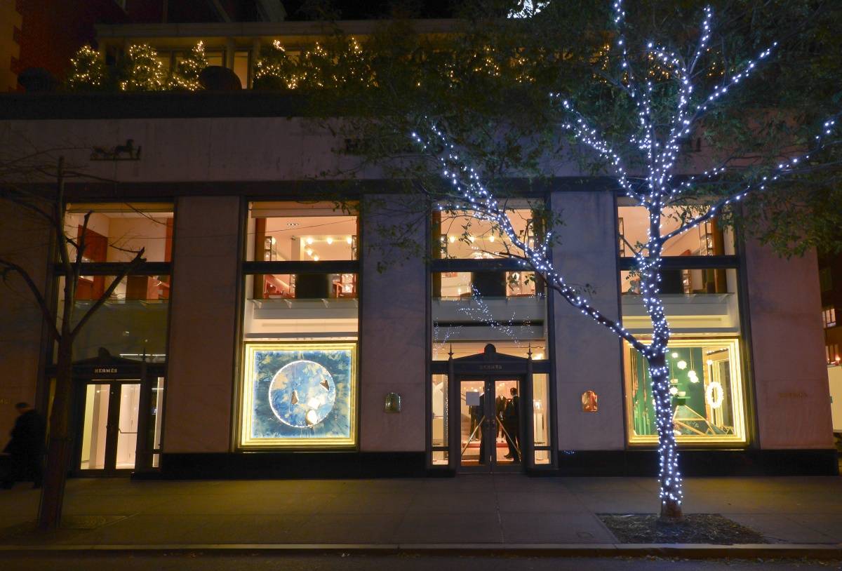 Hermés Windows by Christopher Boots Bring in the Holiday