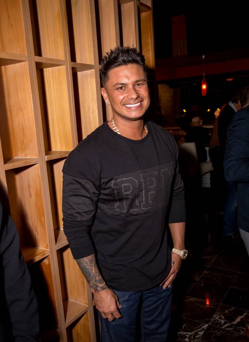 Pauly D Checks Out the New Lucky Foo’s Restaurant & Bar