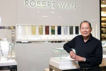 wpid-The-Emperor-of-Pearls-Robert-Wan-@-the-Robert-Wan-Pearl-Bar-exclusively-at-Bloomingdales-Dubai-1.jpg