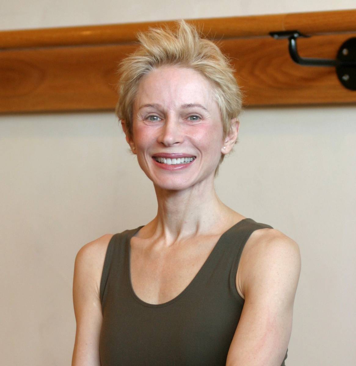 9 Doable New Year’s Resolutions From The Bar Method’s Burr Leonard