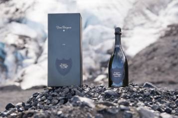 P2-box-and-bottle-at-Gigjokull-Glacier