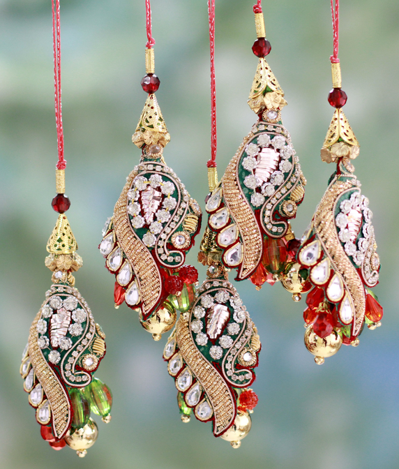 The Holiday Gifts that Give Back