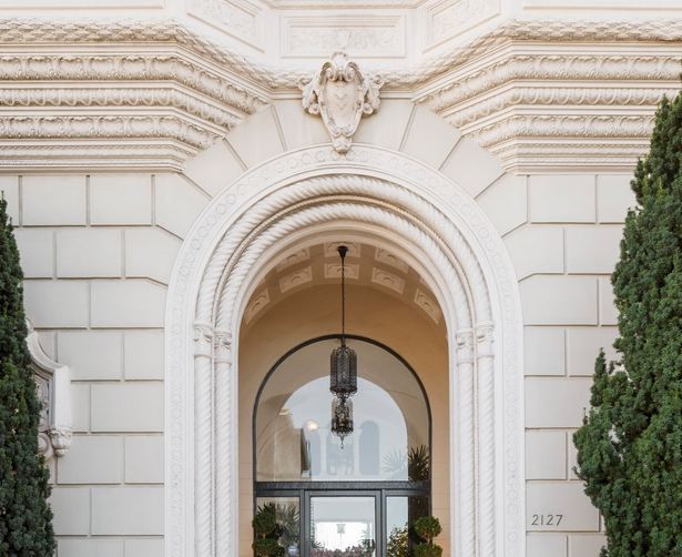 Sotheby's International Realty:Sophisticated Pacific Heights View Co-Op