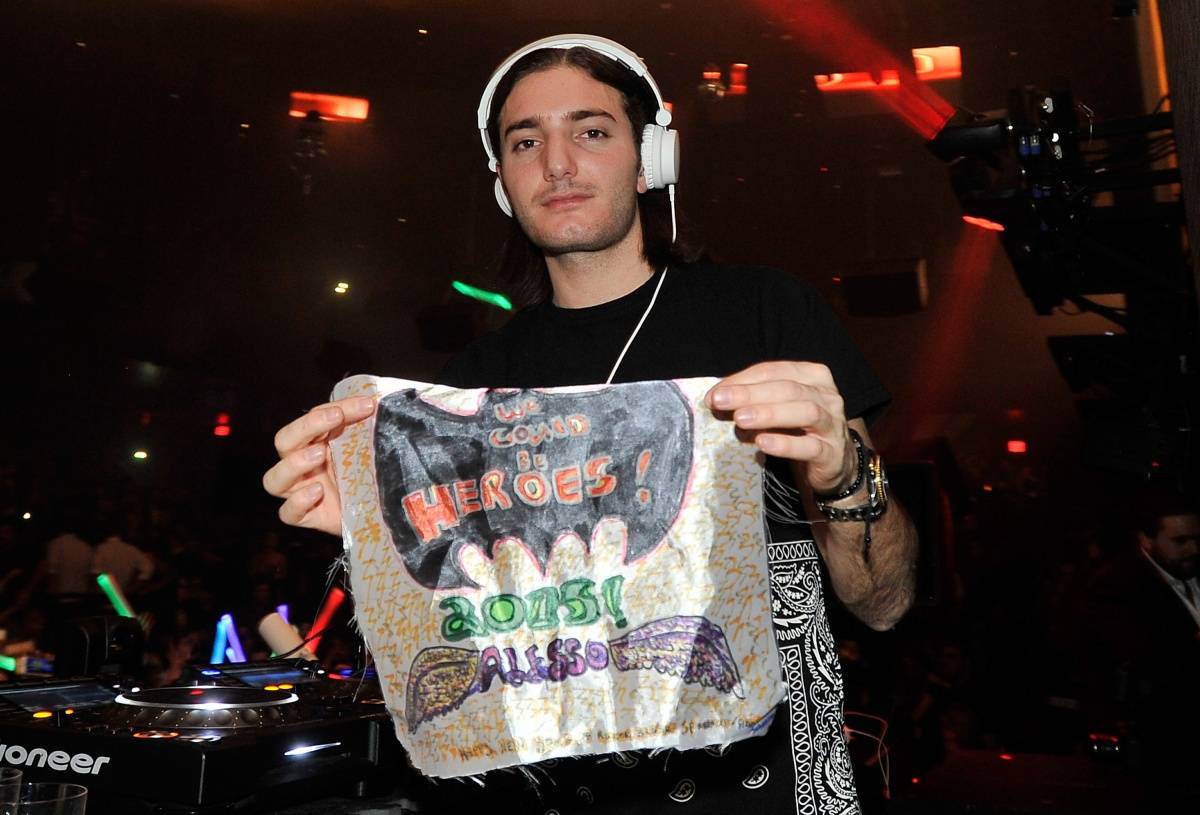 Alesso Rings in the New Year at Light Nightclub