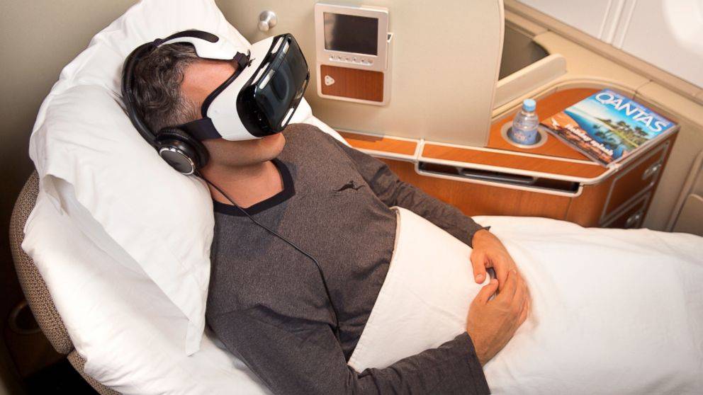 Week in Review: Qantas Offers Virtual Reality In-Flight Experience, Miley Cyrus Lists Home & More!