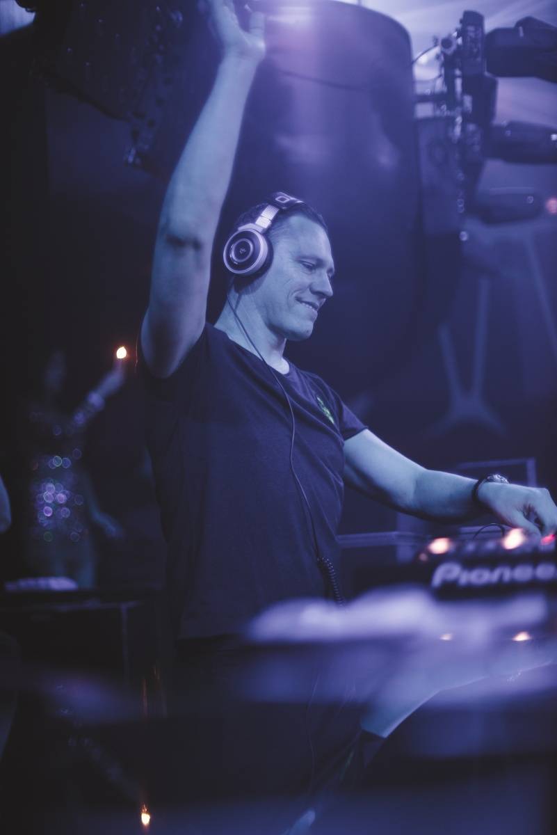 Calvin Harris, Tiësto and Hardwell Hit the Decks for the New Year at Hakkasan