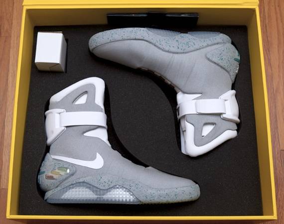 Nike Will Self-Lacing Air Mag Shoes