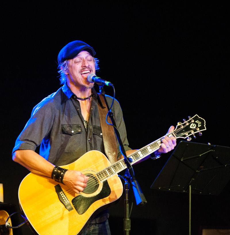 Photos: Brett Scallions Goes Acoustic at Vinyl