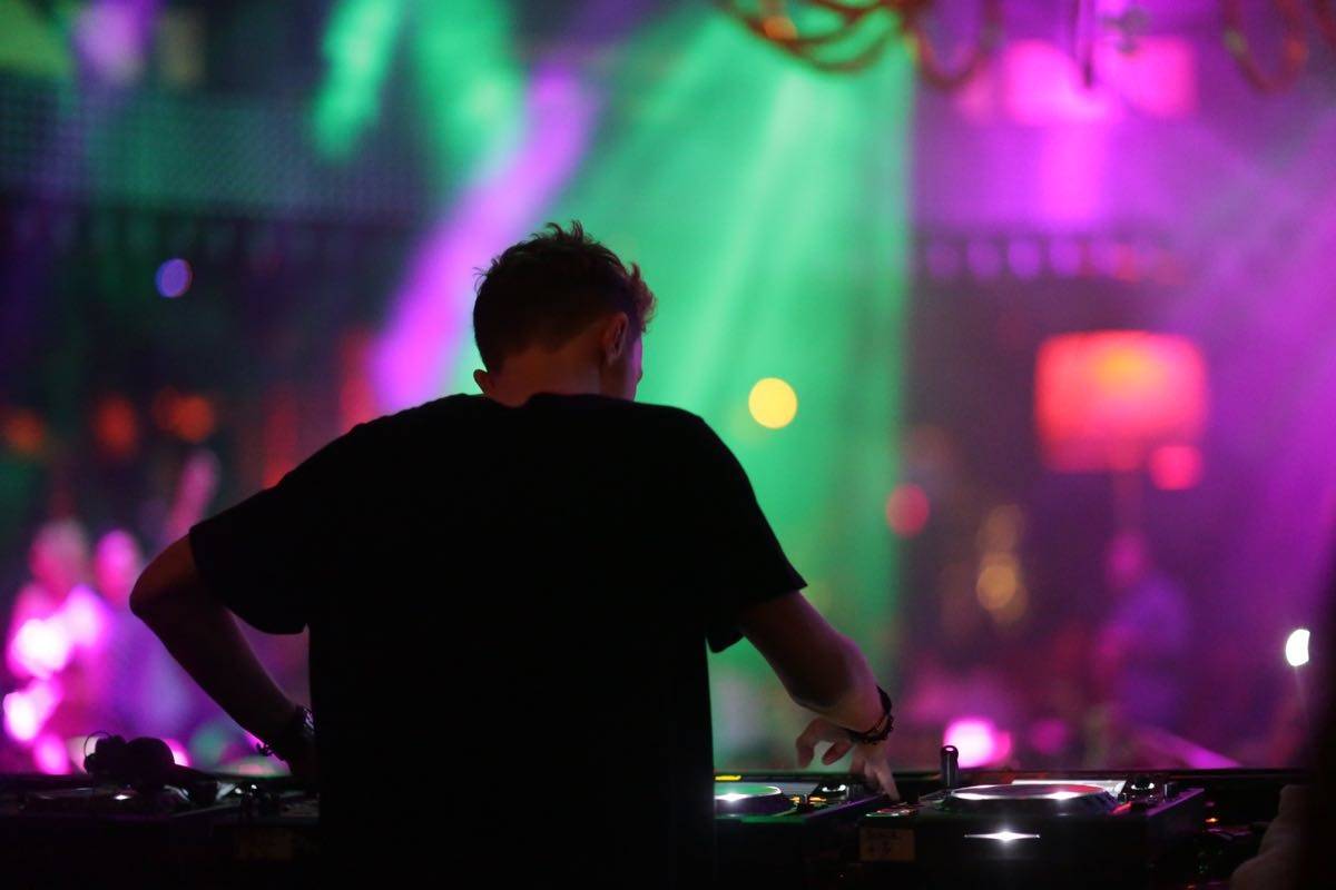 Photos: Kaskade and Arty Get on the Decks at XS Nightclub