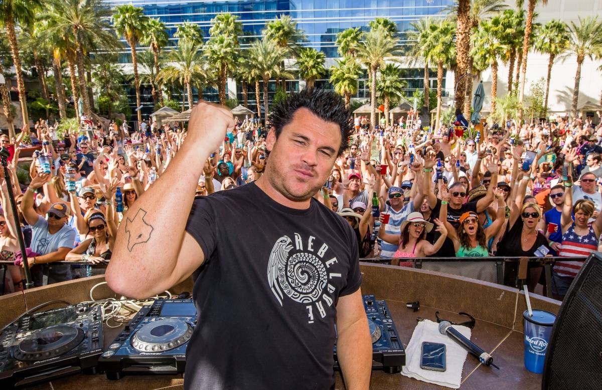 Hard Rock Throws a Kenny Chesney Pool Party