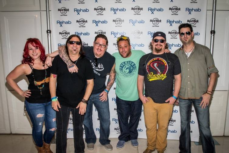 4.3.15_Uncle Kracker and band pose before Kenny Chesney Pre-Concert Pool Party Weekend_Photo Credit Erik Kabik