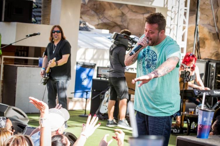 4.3.15_Uncle Kracker performs at Kenny Chesney Pre-Concert Pool Party Weekend_Photo Credit Erik Kabik (3)