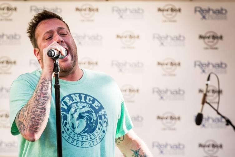 4.3.15_Uncle Kracker performs at Kenny Chesney Pre-Concert Pool Party Weekend_Photo Credit Erik Kabik (4)