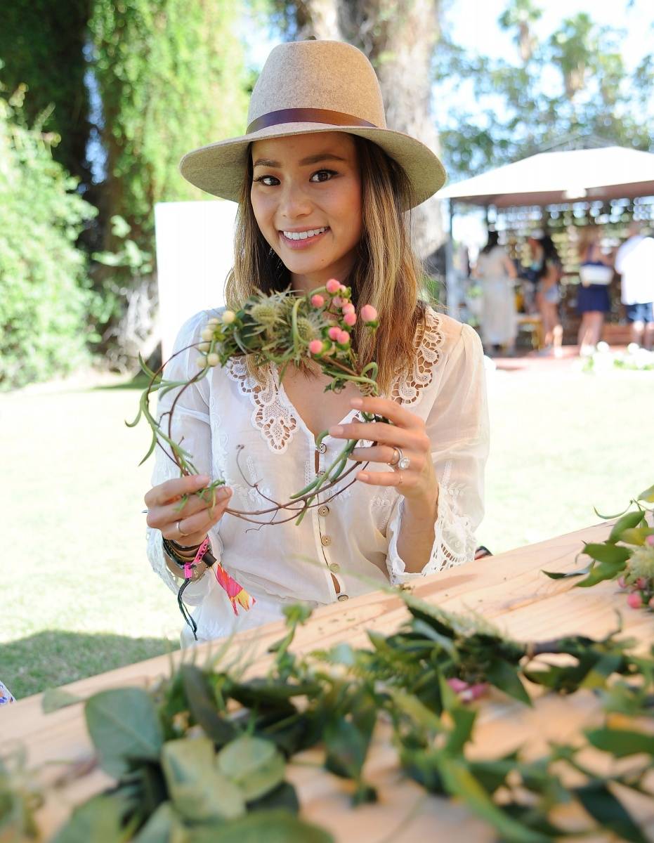 Quick Hits: The 7 Style Essentials You Need for Coachella 2017