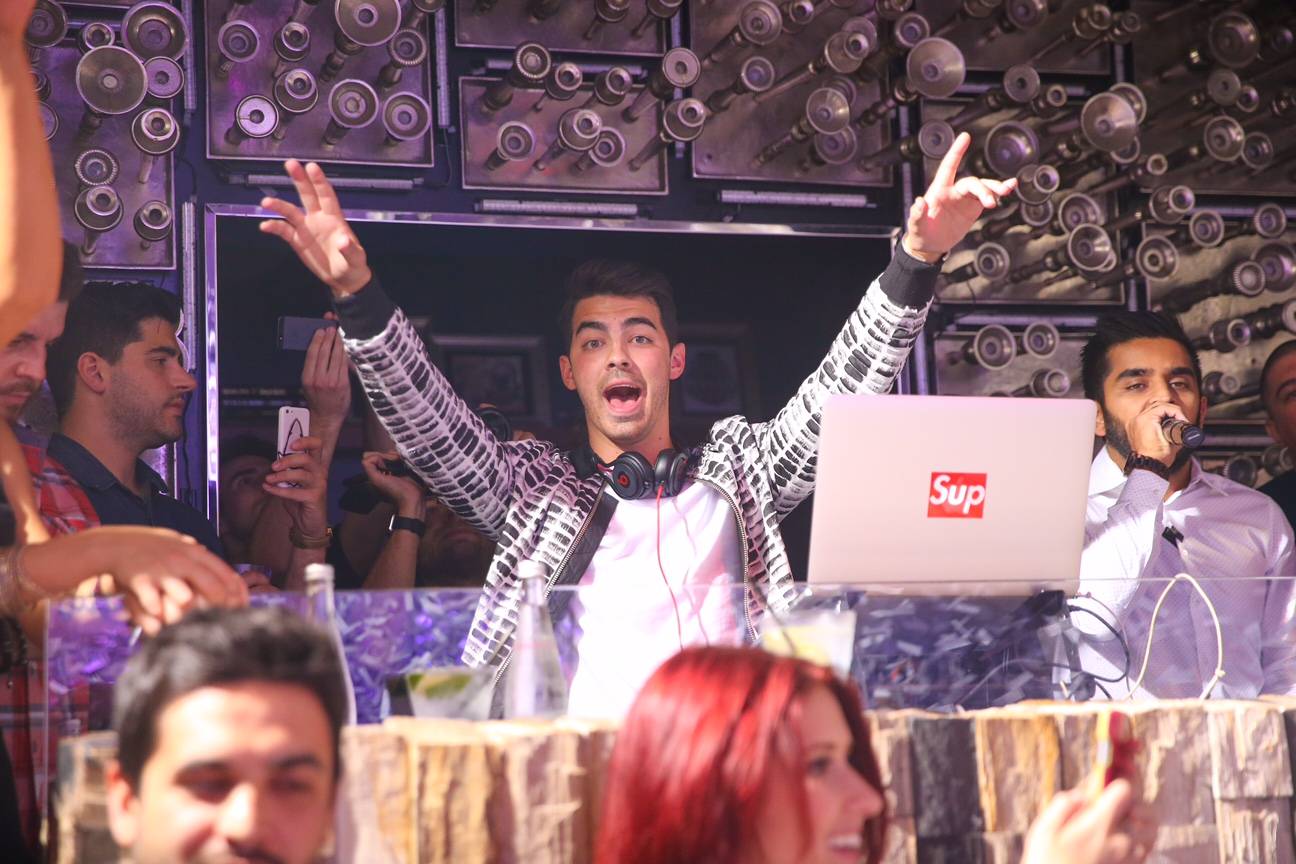Joe Jonas Puts on a Hot Set at Hyde
