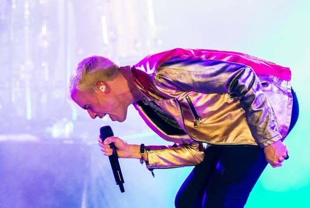 Neon Trees Play the Boulevard Pool