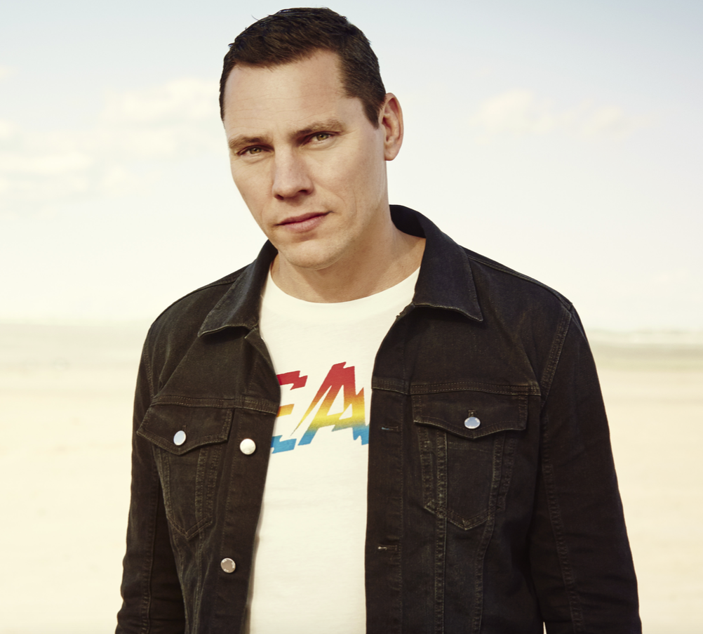 Tiesto bia both feat. Tiesto. Тиесто 2020. Тиесто фото. Тиесто лучшие.