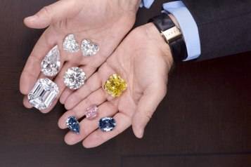 2. Laurence Graff holds a selection of the world’s most valuable gemstones (Custom)