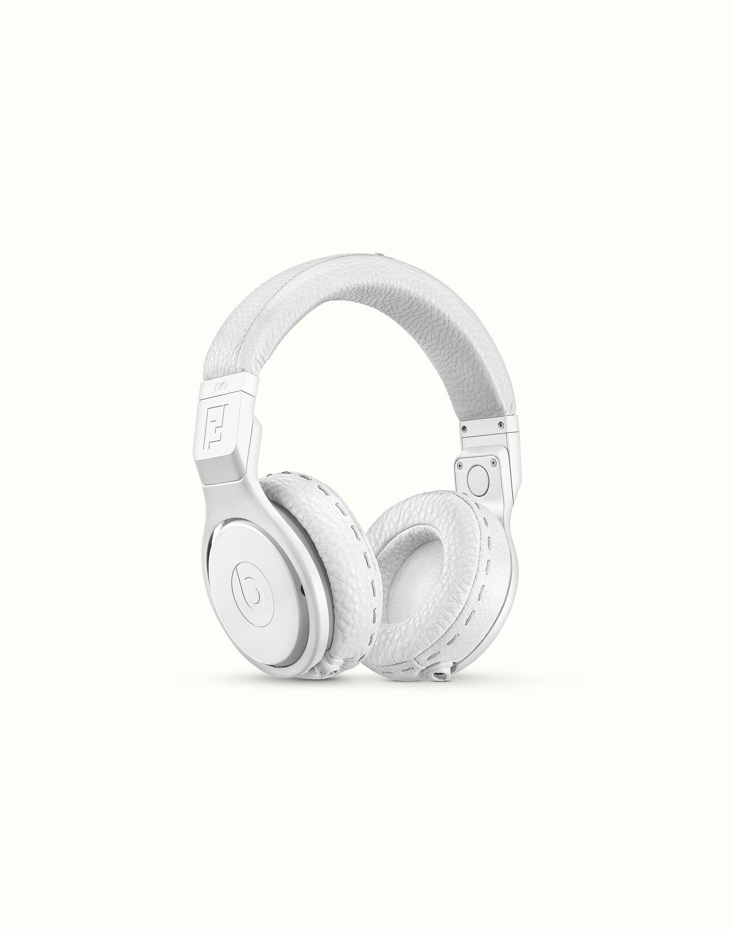 5 Haute Gifts To Treat Yourself To This Holiday Season