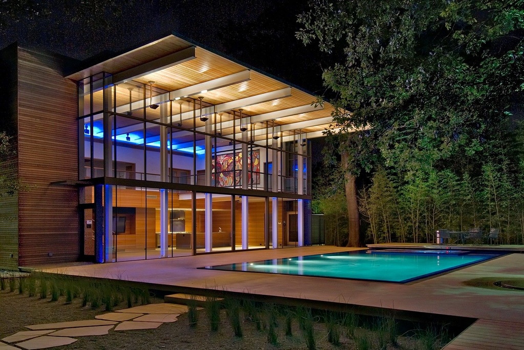 A Peek Inside Highland Park’s Contemporary Designed Estate
