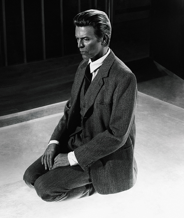 Gabrielle’s Angel Foundation Hosts Online Paddle8 Auction Featuring Markus Klinko