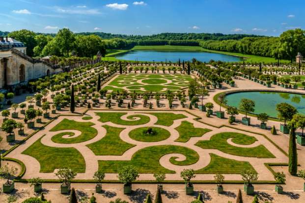 Alain Ducasse to Run a Luxury Hotel in Versailles