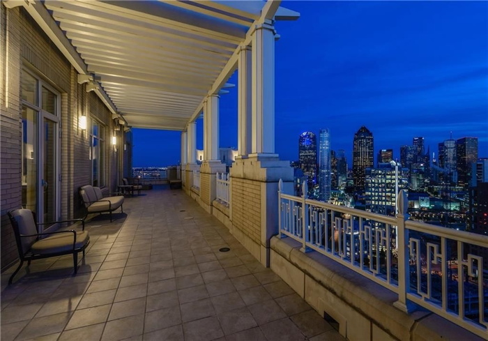 Inside The Ritz Carlton Penthouse With Epic Views