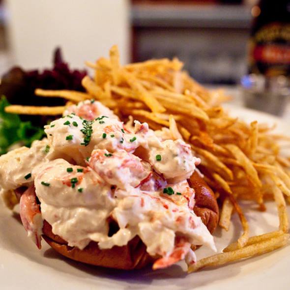 5 Fabulous Spots in NYC for Lobster Rolls