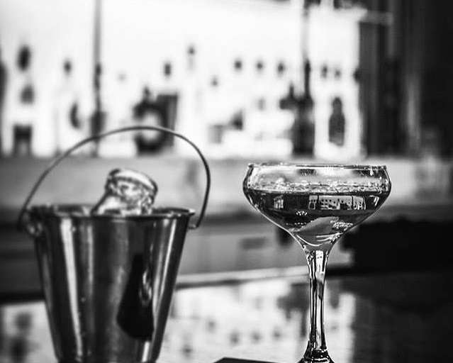 5 Places In Boston For The Perfect Martini   Oak Long Bar Kitchen 639x512 