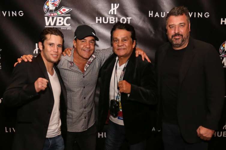 Roberto Duran, WBC group, Rick De La Croix