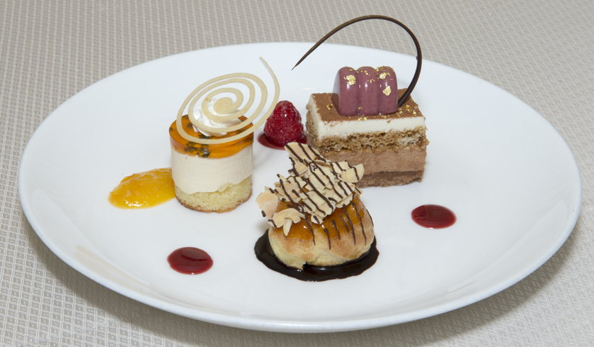 What Stars Will be Eating and Drinking at the 2017 Golden Globes