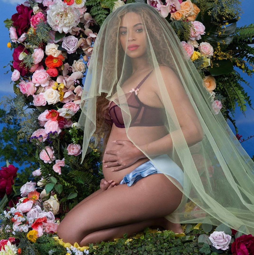 Quick Hits: Beyonce Poses Naked, Reveals Pregnancy