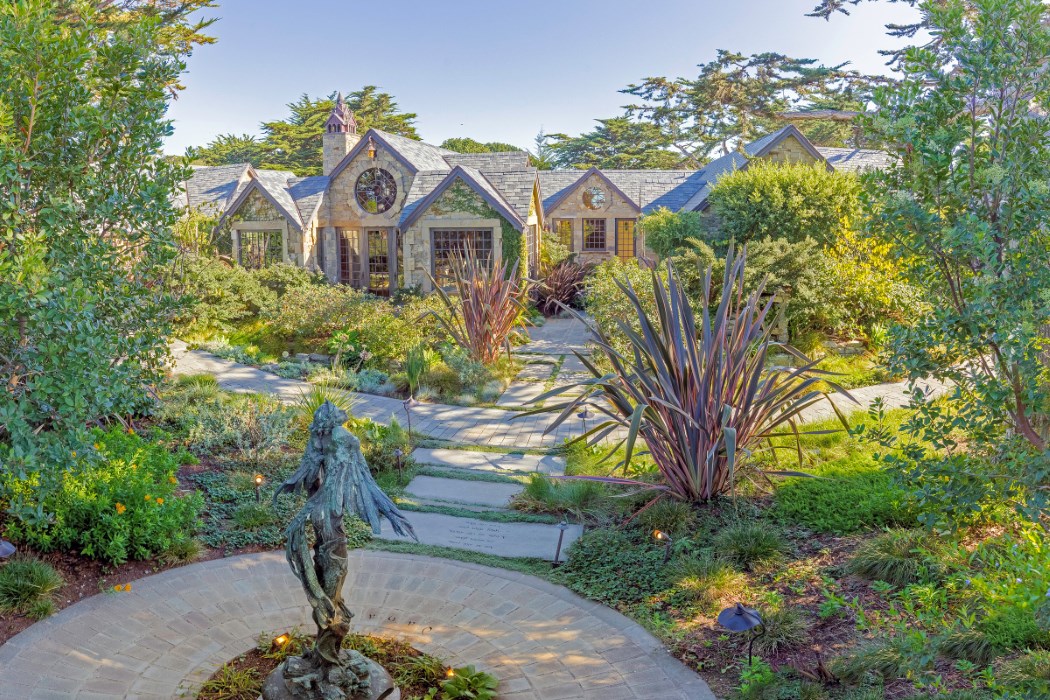 Sotheby’s International Realty: Grand Stone Estate at Carmel Point