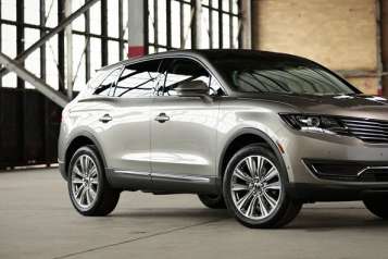 2017-Lincoln-MKX-front-view
