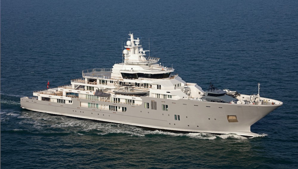 fast explorer yacht