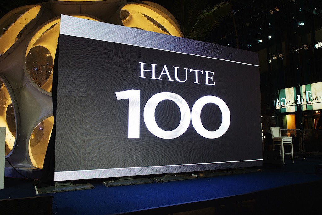 Haute 100 atmosphere