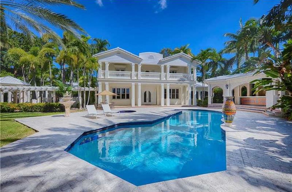 Gloria Estefan’s Guest House Now Looks Like a Much Better Deal for a Piece of Star Island