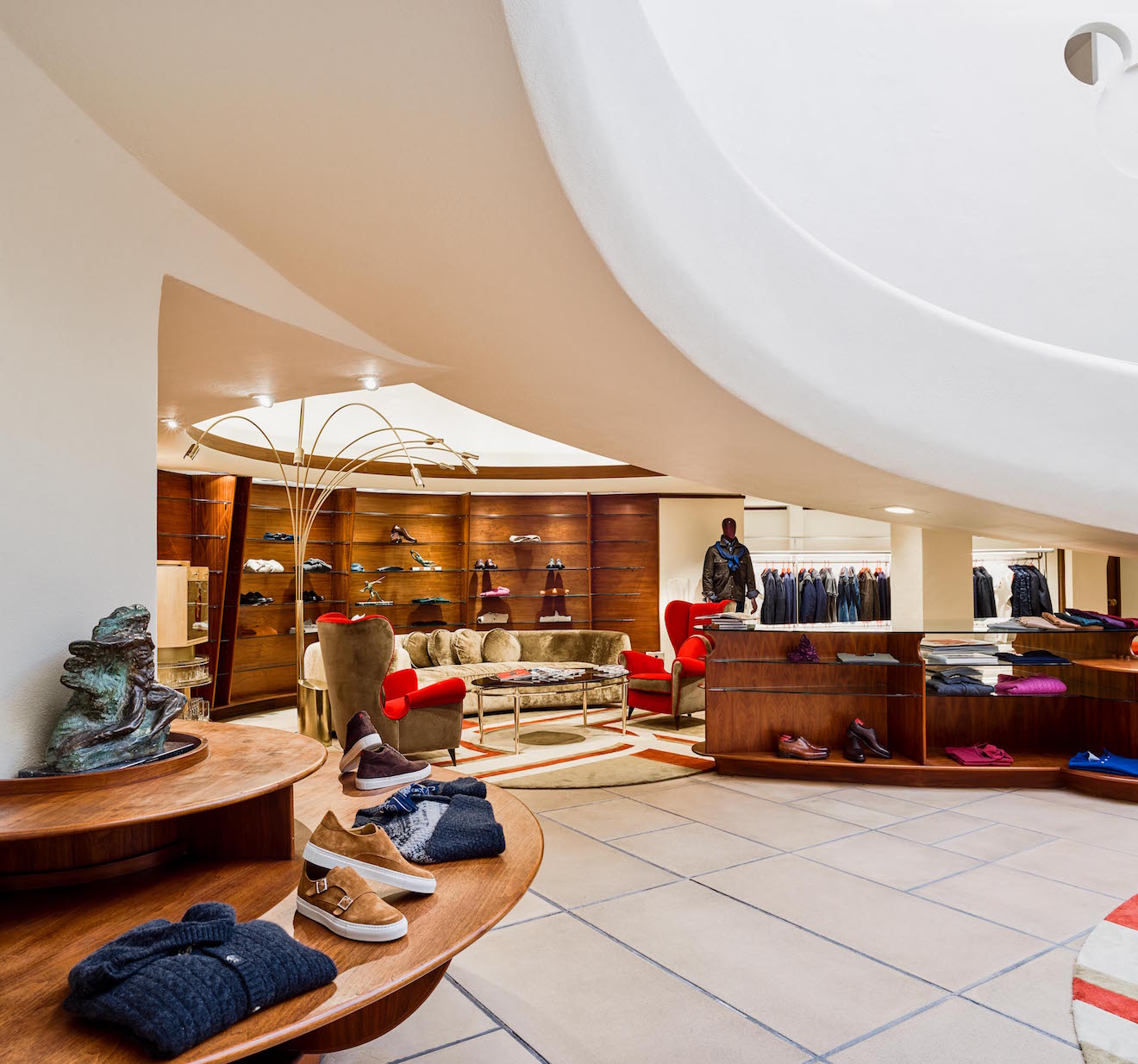 Italian Menswear Line Isaia Opens On Maiden Lane