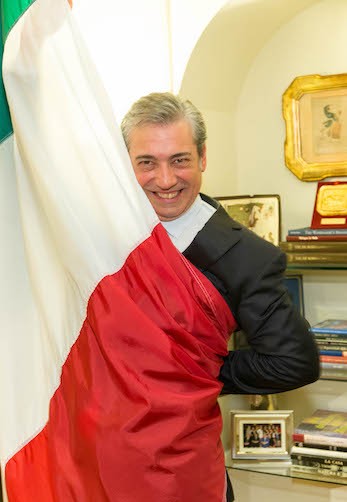 Nicola Luisotti Honored at Italian Consulate