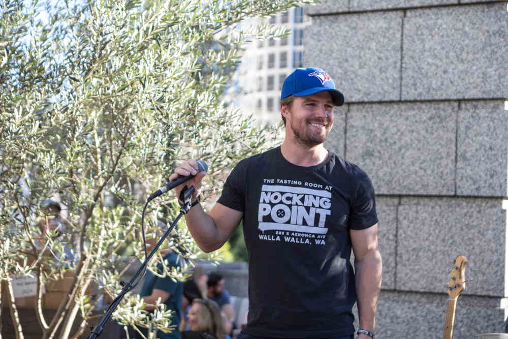 “Arrow” Star Stephen Amell Dishes On His Dude-Friendly Wine Venture, Nocking Point