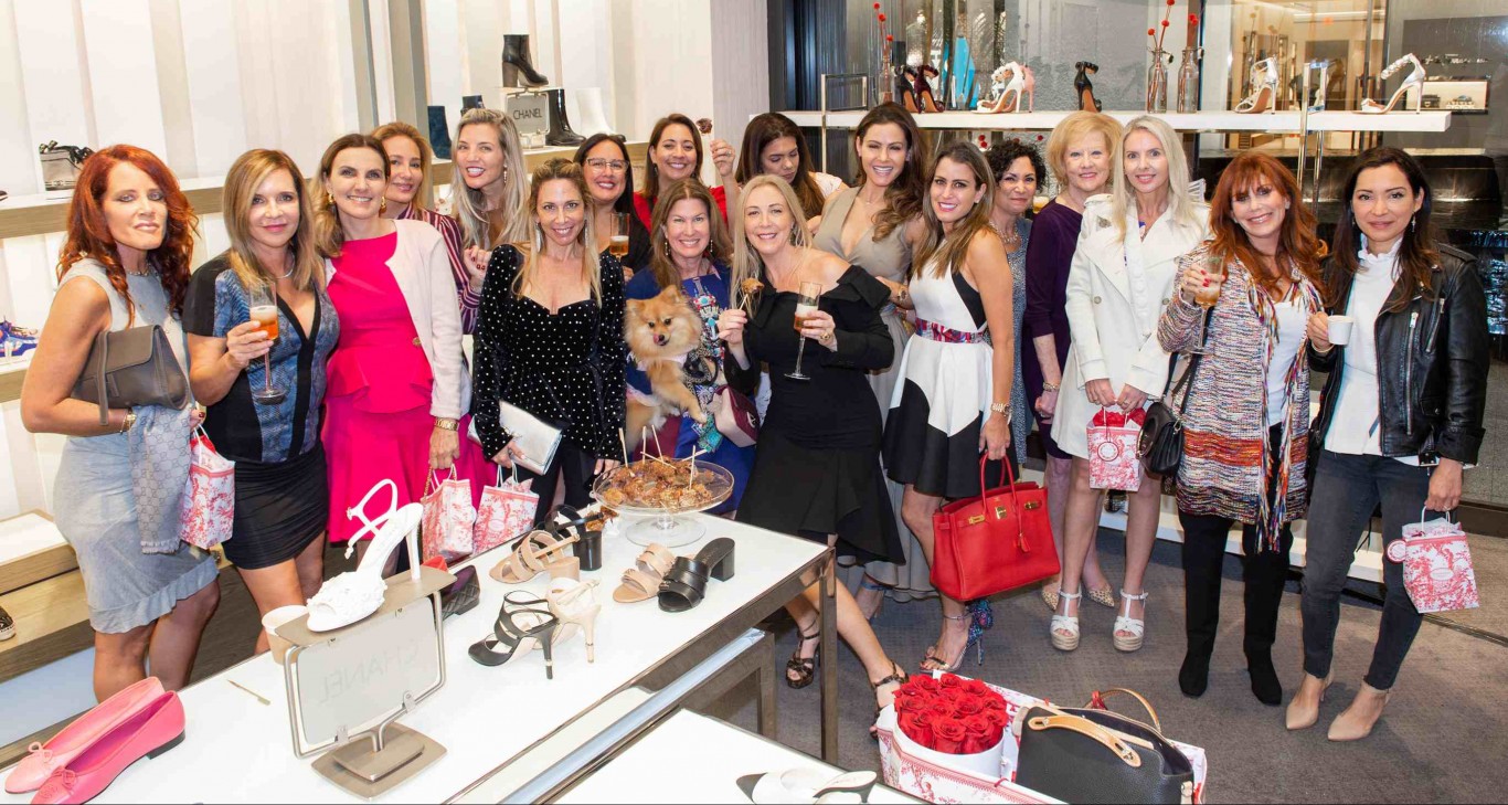 Walk-In-Style-Animals-Guests-Neiman-Marcus - Bal Harbour Shops