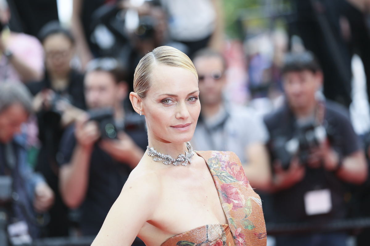 Supermodel Amber Valletta Gives M&S' Per Una Brand a Stylish Makeover