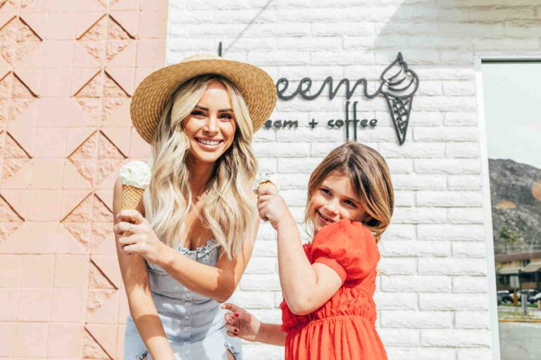 Amanda Stanton Dishes On Her New Fashion Line (A Collab With Her Kids) + Why She Can’t Stop Pinching Her...